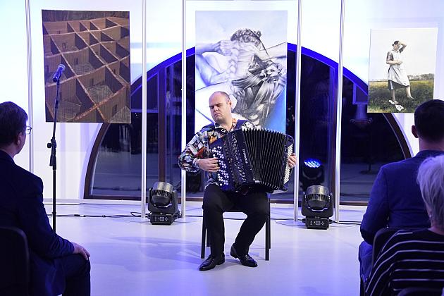 Konkursowe prace malarskie do 1 grudnia w Wieży Ciśnień