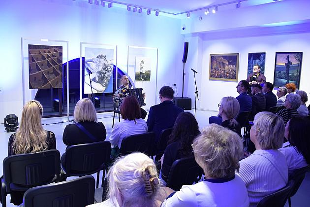 Konkursowe prace malarskie do 1 grudnia w Wieży Ciśnień