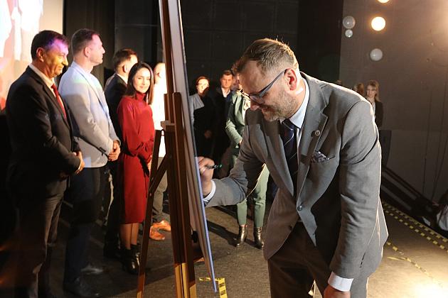 Ten projekt jest szansą dla zdolnych uczniów, żeby zostać liderami i innowatorami