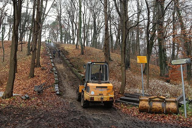 Kolejny etap renowacji schodów prowadzących do Wieży Ciśnień