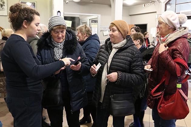 Seniorzy wypełnili „Fregatę” na seansie filmowym