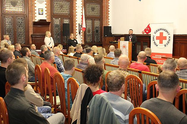 Dawcy krwi odznaczeni na gali PCK w ratuszu