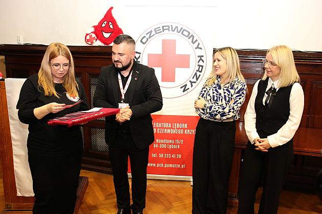 Dawcy krwi odznaczeni na gali PCK w ratuszu