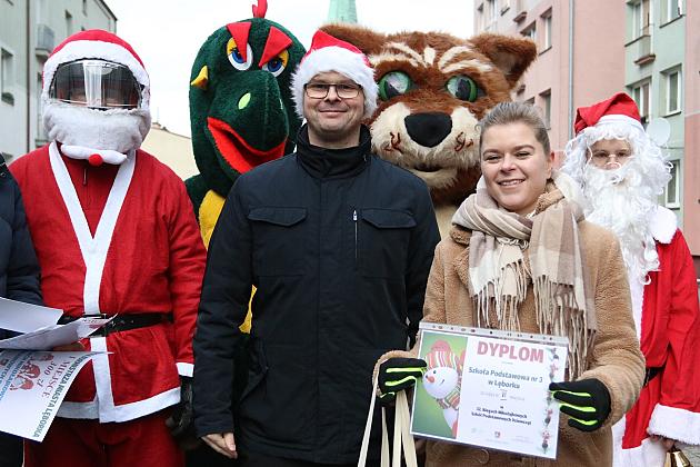 Sztafety SP7 Lębork i SP Nowa Wieś Lęborska najlepsze w Biegach Mikołajkowych