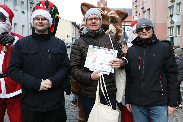 Sztafety SP7 Lębork i SP Nowa Wieś Lęborska najlepsze w Biegach Mikołajkowych