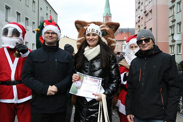 Sztafety SP7 Lębork i SP Nowa Wieś Lęborska najlepsze w Biegach Mikołajkowych