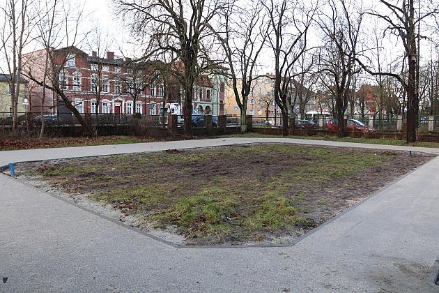 Park przy I LO po pierwszym etapie inwestycji