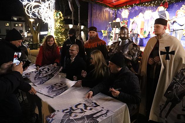 Tłumy na promocji miejskiego kalendarza na 2025 rok