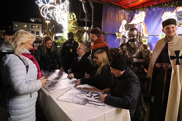 Tłumy na promocji miejskiego kalendarza na 2025 rok