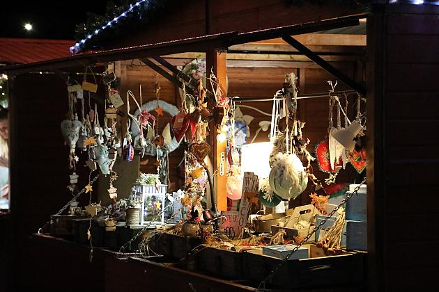 Udany Jarmark Bożanorodzeniowy na Placu Pokoju