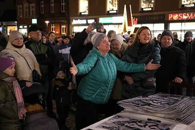 Udany Jarmark Bożanorodzeniowy na Placu Pokoju