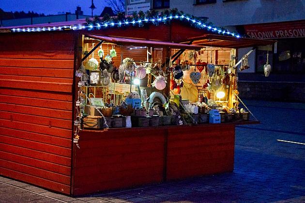 Udany Jarmark Bożanorodzeniowy na Placu Pokoju