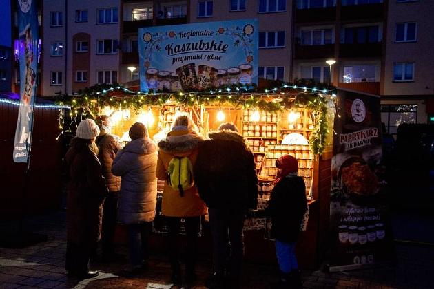 Udany Jarmark Bożanorodzeniowy na Placu Pokoju