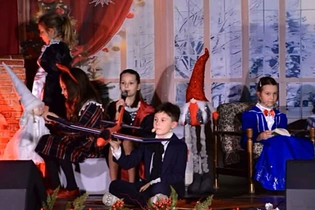 W szczytnym celu wystąpili w spektaklu w Szkole Podstawowej nr 8