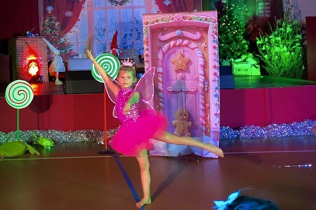 W szczytnym celu wystąpili w spektaklu w Szkole Podstawowej nr 8