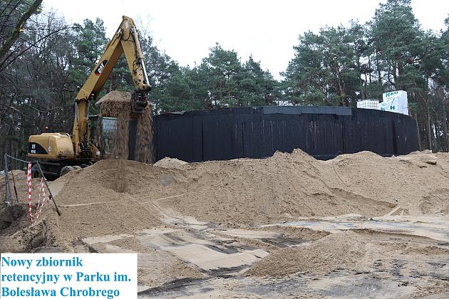 W parku im. Bolesława Chrobrego na zaawansowanym poziomie jest budowa żelbetowego zbiornika retencyjnego o pojemności 2000 m3 do zaopatrywania miasta w wodę. Inwestycja prowadzona jest przez Miejskie Przedsiębiorstwo Wodociągów i Kanalizacji.