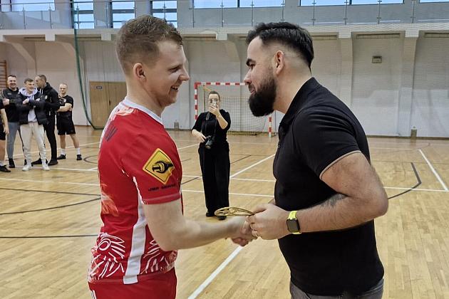 Zagrali o zwycięstwo w XXIV Halowym Turnieju Piłki Nożnej o Puchar Starosty Lęborskiego