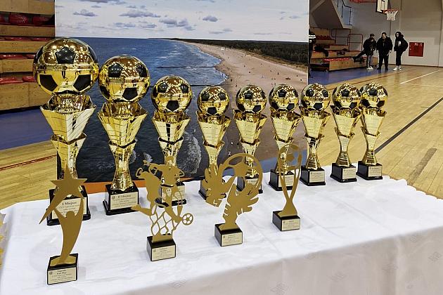 Zagrali o zwycięstwo w XXIV Halowym Turnieju Piłki Nożnej o Puchar Starosty Lęborskiego