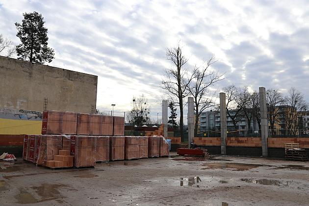 Przy SP1 powstaje nowoczesna hala sportowa