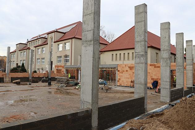 Przy SP1 powstaje nowoczesna hala sportowa