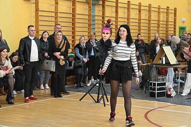 Uczniowie fryzjerskiego rzemiosła zaprezentowali umiejętności w konkursie