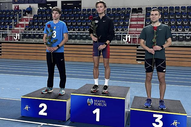 Michał Gajdus pobił halowy rekord Polski U18 w biegu na 2000 m!