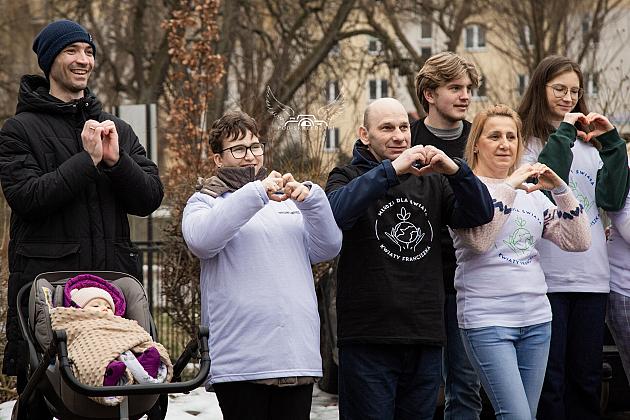 Setki kilometrów na rowerze, żeby pomóc chorej Laurze