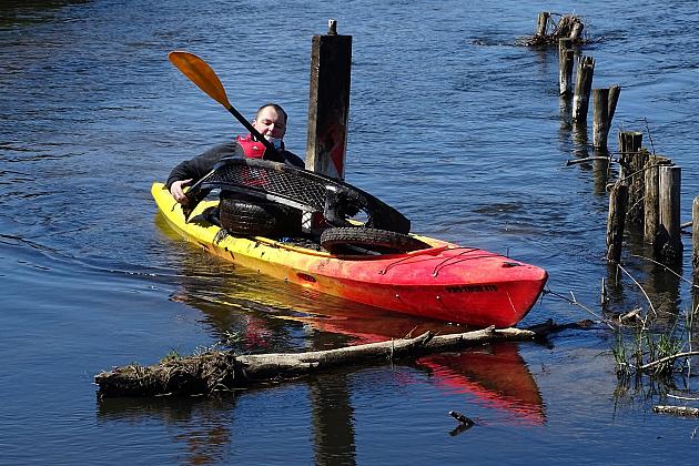 Rzeka Łeba wymaga posprzątania. Zapisz się i weź udział w ekologicznej akcji