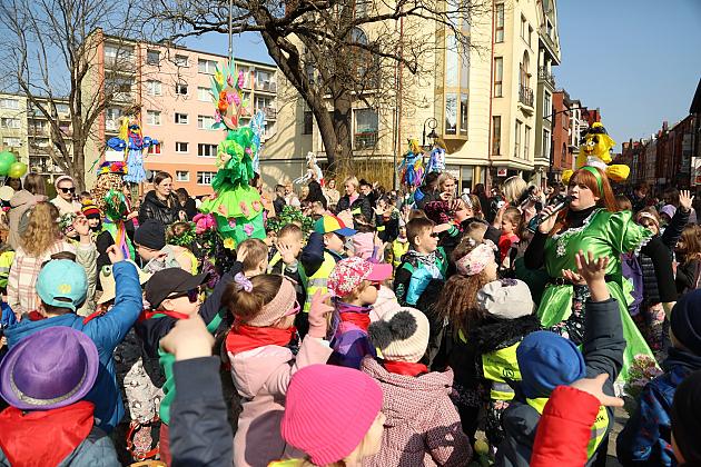 Wiosenny konkurs marzann nad rzeką Łebą