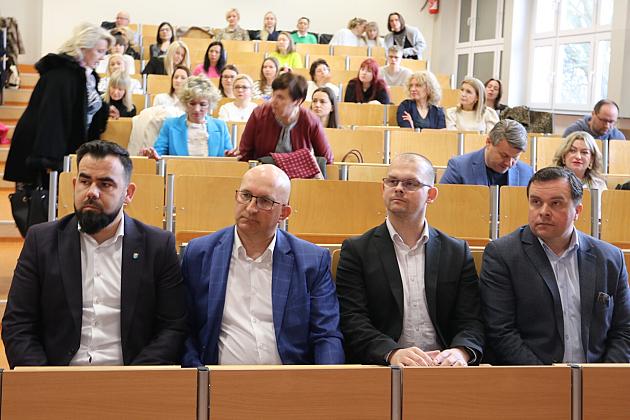 Dzieci i młodzież potrzebują poczucia bezpieczeństwa, aby móc rozwijać się