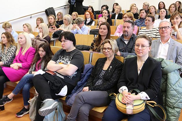 Dzieci i młodzież potrzebują poczucia bezpieczeństwa, aby móc rozwijać się