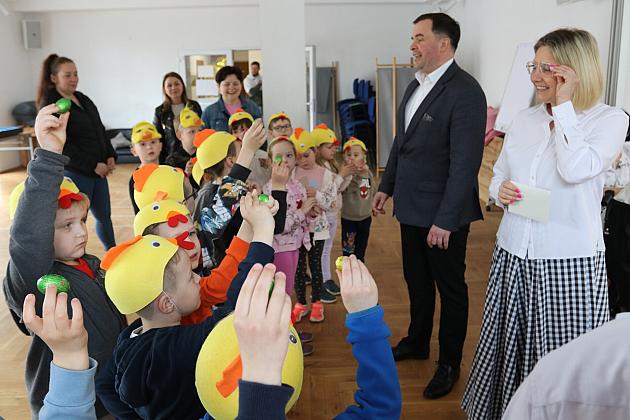 Na wielkanocnym śniadaniu z seniorami