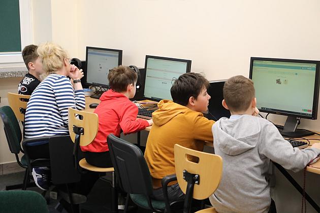 W lęborskich szkołach naukę matematyki wspomaga sztuczna inteligencja