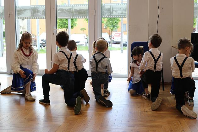 Radośnie i z sercem – Dzień Matki na spotkaniu Ligi Kobiet Polskich