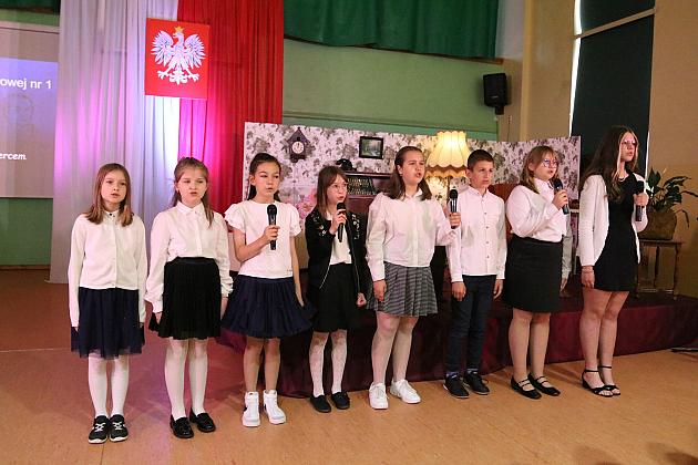 „Jedynka” świętuje 80 lat! Uroczysta gala z okazji jubileuszu najstarszej szkoły podstawowej w Lęborku