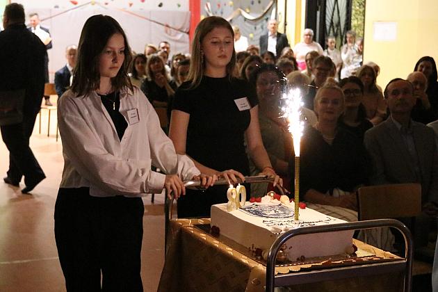 „Jedynka” świętuje 80 lat! Uroczysta gala z okazji jubileuszu najstarszej szkoły podstawowej w Lęborku