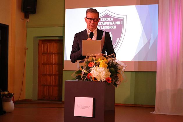 „Jedynka” świętuje 80 lat! Uroczysta gala z okazji jubileuszu najstarszej szkoły podstawowej w Lęborku