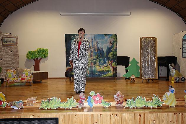 Magiczny Dzień Dziecka w Przedszkolu Nr 2. Rodzice na scenie jako bajkowi bohaterowie!