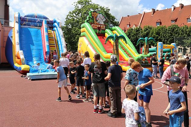 Rodzinna zabawa w „Siódemce” - radość, śmiech i integracja