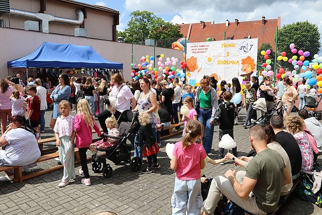 Rodzinna zabawa w „Siódemce” - radość, śmiech i integracja