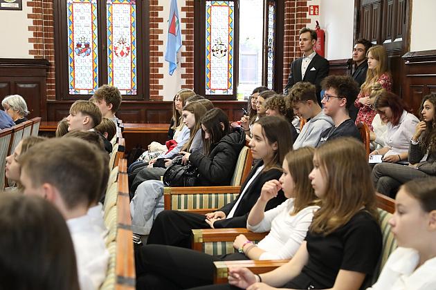 Debaty oksfordzkie w Lęborku – emocje, argumenty i młodzież na najwyższym poziomie