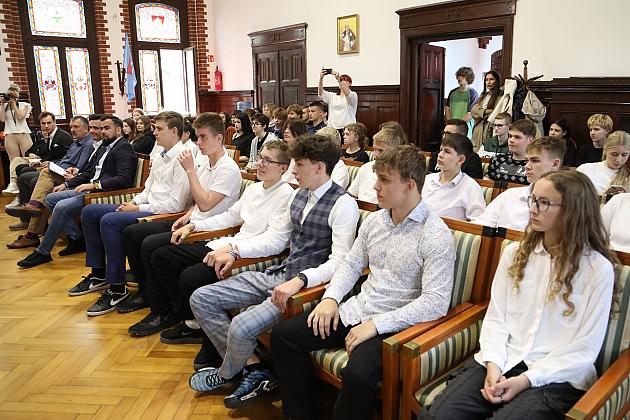 Debaty oksfordzkie w Lęborku – emocje, argumenty i młodzież na najwyższym poziomie