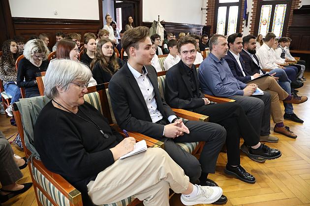 Debaty oksfordzkie w Lęborku – emocje, argumenty i młodzież na najwyższym poziomie