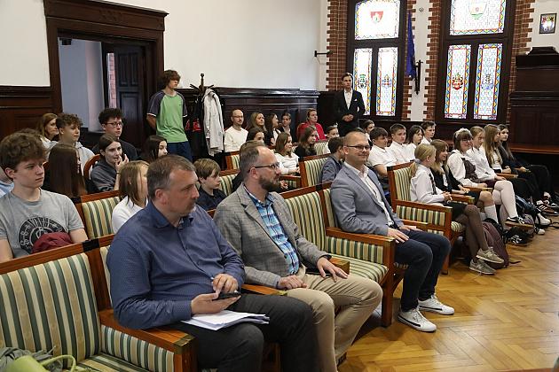 Debaty oksfordzkie w Lęborku – emocje, argumenty i młodzież na najwyższym poziomie