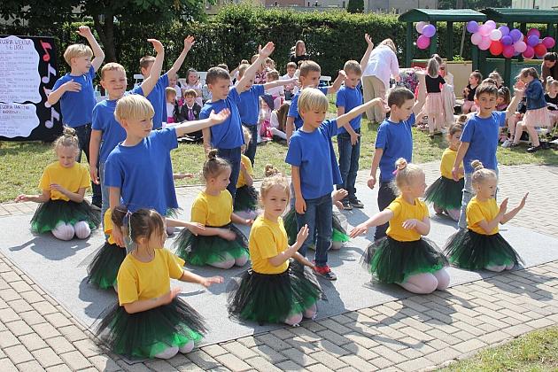 Taniec, uśmiech i radość – taki był III. Festiwal Tańca w Przedszkolu nr 9