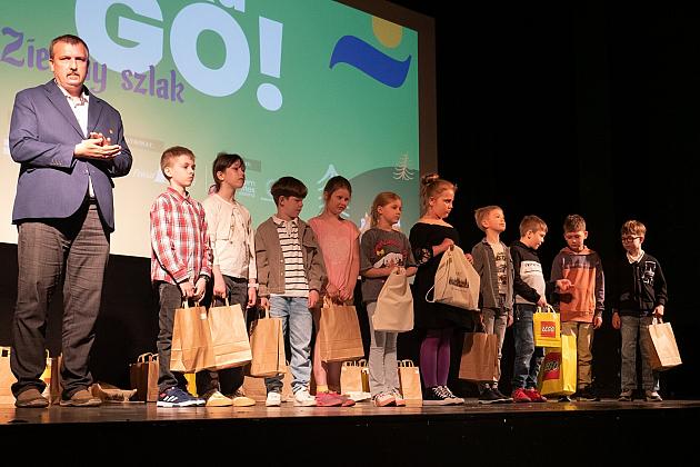 Nagrodzeni najlepsi czytelnicy wśród najmłodszych uczniów