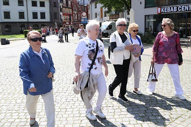 Barwna parada rozkręciła piąty Festiwal Uliczny w Lęborku. Szykujcie się na weekend pełen atrakcji!