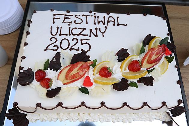 Barwna parada rozkręciła piąty Festiwal Uliczny w Lęborku. Szykujcie się na weekend pełen atrakcji!