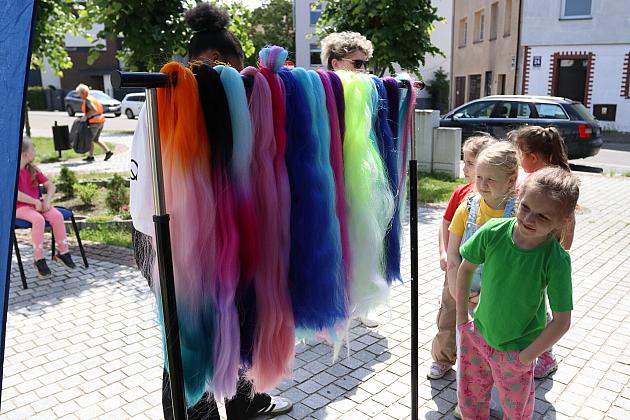 Barwna parada rozkręciła piąty Festiwal Uliczny w Lęborku. Szykujcie się na weekend pełen atrakcji!