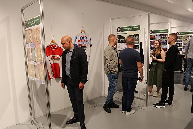 Historia Pogoni Lębork na otwartej w Wieży Ciśnień wystawie z okazji 80-lecia klubu